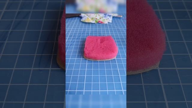 Декорируем миниатюрный стул для кукол Барби и Блайз.