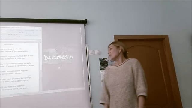 С Новым годом с новой песней поздравляю Вас, друзья! Сегодня это Новогодний рэп автор СЕлена смотреть онлайн