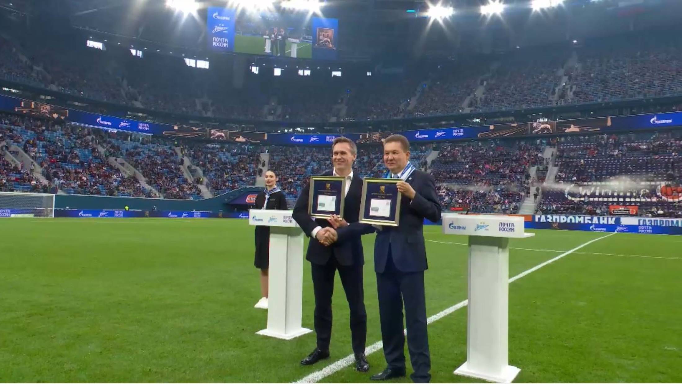 Михаил Волков принял участие в церемонии гашения художественного конверта к 100-летию ФК Зенит смотреть онлайн