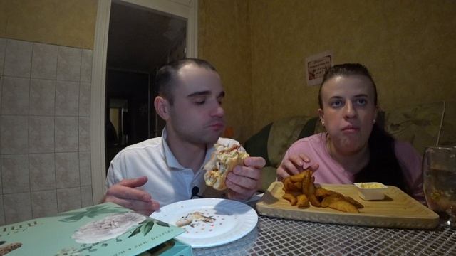 МУКБАНГ ДРУГАЯ ВЕРСИЯ - ВКУСНО И ТОЧКА / БУРГЕРЫ / БИГ СПЕШЛ ДВОЙНОЙ / БИГ ХИТ / EATING MUKBANG смотреть онлайн