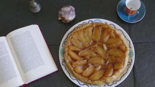 ЯБЛОЧНЫЙ ПИРОГ ТАТЕН – быстро, просто, вкусно! 🍏🥧 смотреть онлайн