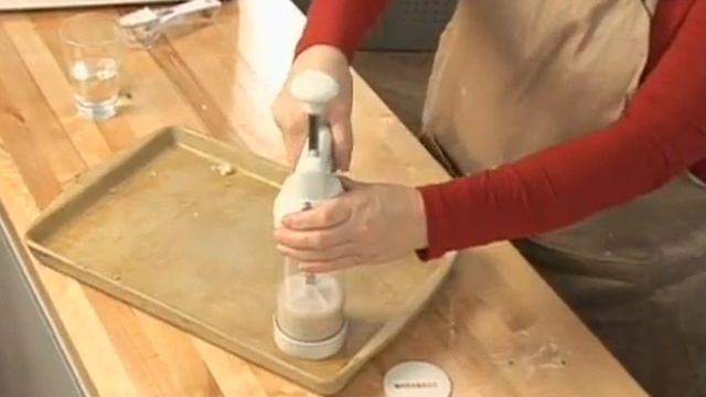 How to Use a Cookie Press смотреть онлайн