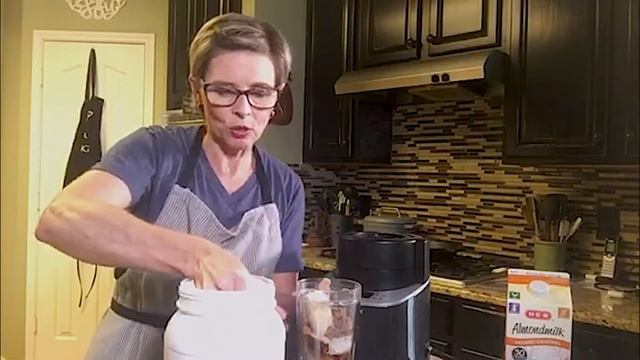 Deluxe Cooking Blender Smoothie Adaptor and Cup - Pampered Chef смотреть онлайн