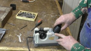 Что делать в мастерской, коль лень работать, правильно, точи свёрла, или лясы.