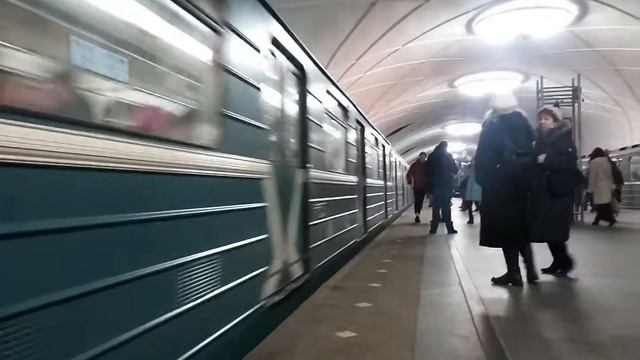 81-717/714.5 На станции Аэропорт смотреть онлайн