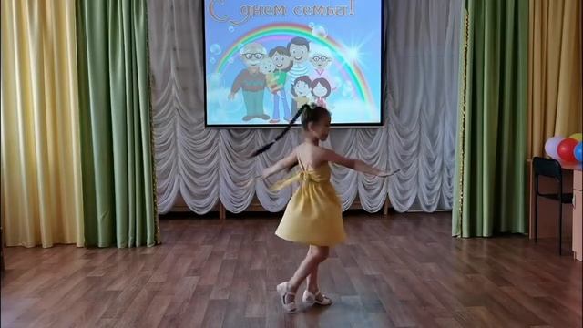 "Мои братишки", Исполняет: Ариночка Зайцева смотреть онлайн