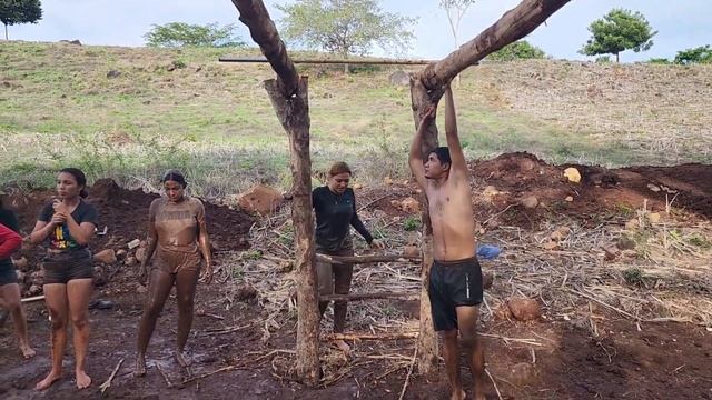 Girls have fun in mud смотреть онлайн