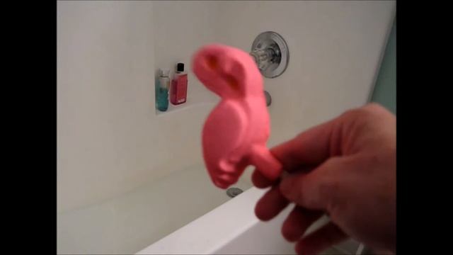 Lush Flamingo Bubble Bar смотреть онлайн