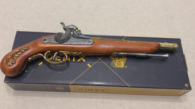Пистолет капсульный с шумовыми пистонами Франция, Pistol With Fire Caps, France 1832, Denix 1014/L