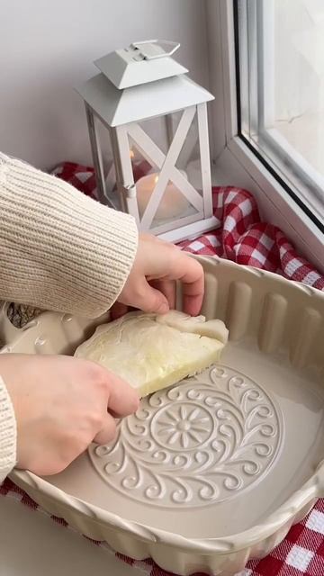 КУРИНЫЕ БЁДРА НА КАПУСТНОЙ ПОДЛОЖКЕ смотреть онлайн