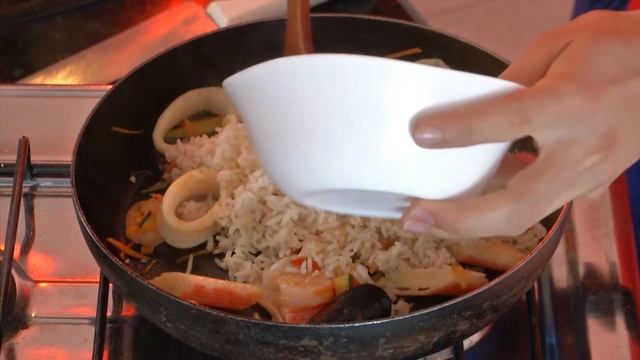 En la Cocina 23 de Julio 2019, Wok de frutos del mar смотреть онлайн