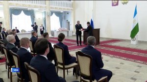 В Уфе Радий Хабиров вручил государственные награды России и Башкирии