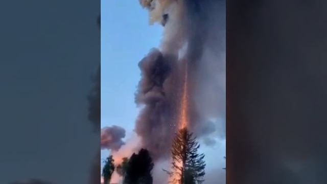 Атмосферный прилет по складу боеприпасов в Хмельницком - 2 , 05.2023 смотреть онлайн