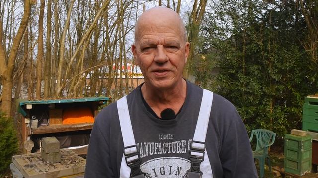 Was brauchen Bienen Anfang März? Der Film verrät es. Durchlenzung, Auswinterung und Frühtracht смотреть онлайн