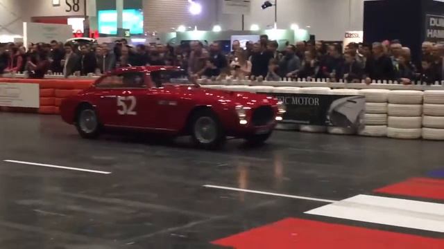 Парад Ferrari смотреть онлайн