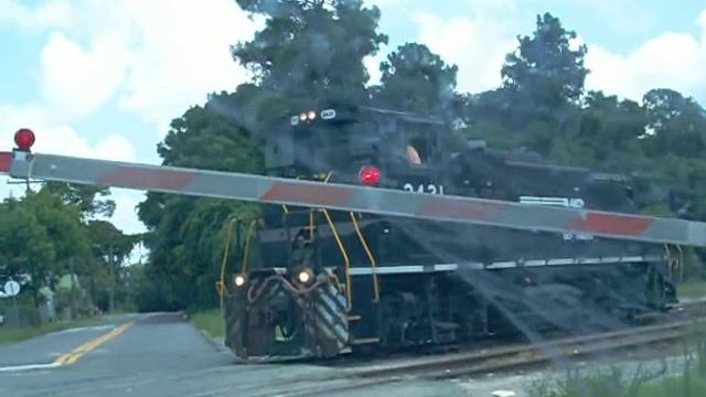 Norfolk Southern 2431 leaving evergreen смотреть онлайн