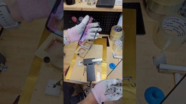 На что клеить рамки и дисплей телефона?