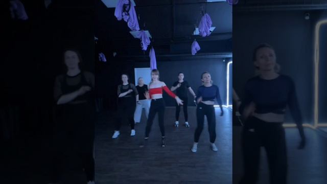 С каждым днём мы танцуем лучше и лучше. смотреть онлайн