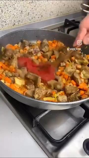 Гуляш по - домашнему😍 смотреть онлайн