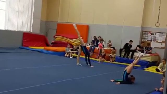 2021_12_25_Экзамен по акробатике Анастасии первое выступление. смотреть онлайн