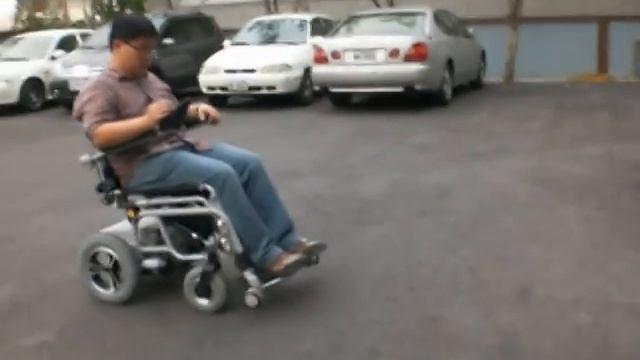 Lloyd Power Wheelchair Aquila (MO4) test смотреть онлайн