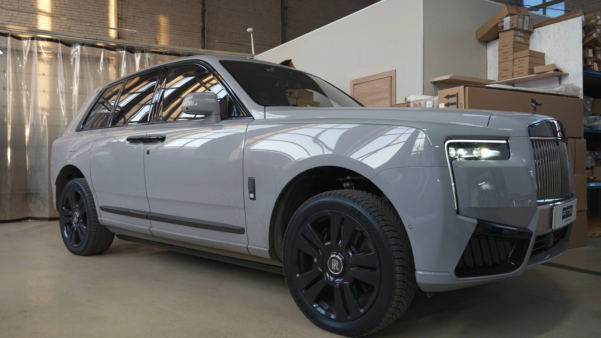 Rolls-Royce Cullinan Series II - Электропороги ATS смотреть онлайн