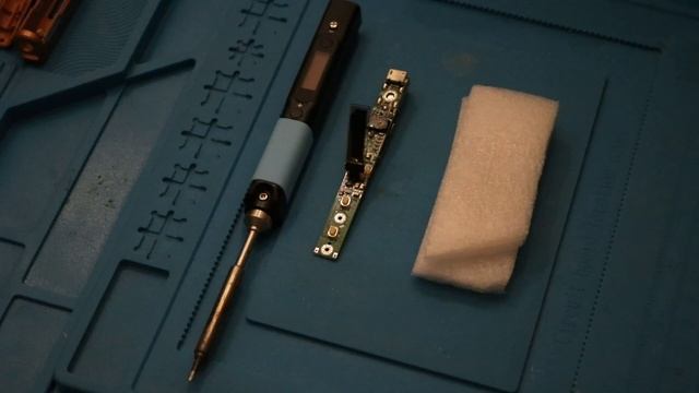 Pine64 "Pinecil" quick look - TS100 screen replacement смотреть онлайн