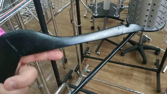 Вешалка черная деревянная матовая взрослая смотреть онлайн