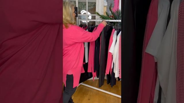 Riani Spring Summer 22 Collection || Part one || Talk through with Anne смотреть онлайн