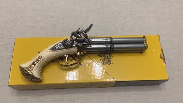 Пистолет четырехствольный кремневый 18в., Revolving 4 barrel flintlock pistol, Denix 1310 смотреть онлайн