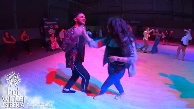 Salsa social dancing / Dmitry Samonov & Anastasiya Bilskaya @ Hot Winter in Siberia смотреть онлайн