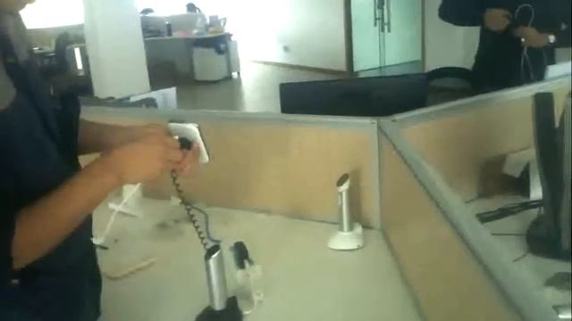 COMER alarmstand.com Gripper Anti theft security display lock system for mobile phone stand holder смотреть онлайн