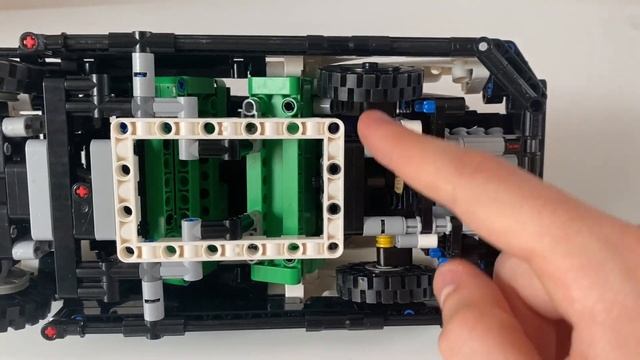 Lego Technic Tatra T87 смотреть онлайн