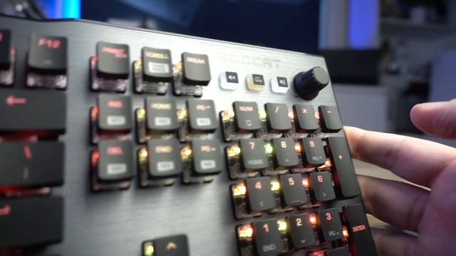 Lebegő gombok, kegyetlen külső ez a ROCCAT Vulcan 120 AIMO смотреть онлайн