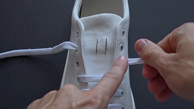 HOW TO BAR LACE SHOES (EASY)