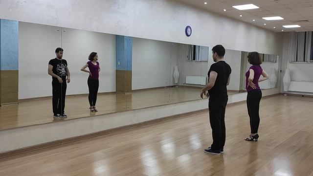 B0-V1-22: Смягчаем ноги - руки на бедра - бейсик - лево-право - соло