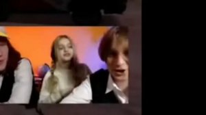 Наташа из шгш поцеловала Макса из  шгш
