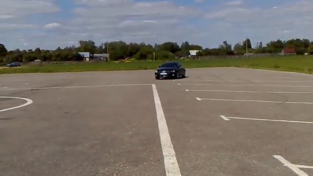 Sharp turn by Audi TT 3.2 quattro(using handbreak) смотреть онлайн