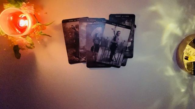 ❗️🌹КАКАЯ МЫСЛЬ О ВАС НЕ ДАЁТ ЕМУ УСНУТЬ❓ТАРО ГАДАНИЕ смотреть онлайн