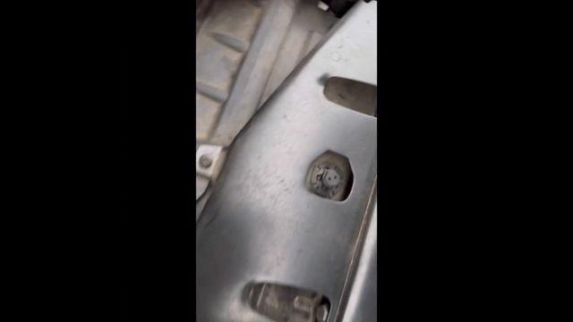 BMW F10/F11 520d Demontaż Przedniej Lampy Bez Zdejmowania Zderzaka