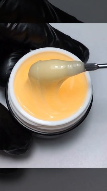 Гель Royal-gel "BUILDER ICE COLOUR" 31. Тон светло-бежевый. смотреть онлайн