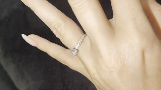 Tiffany Harmony 0.5 CT Round Brilliant Engagement Ring with a Diamond Platinum Band смотреть онлайн