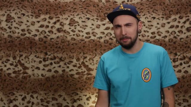 Показал рыбу