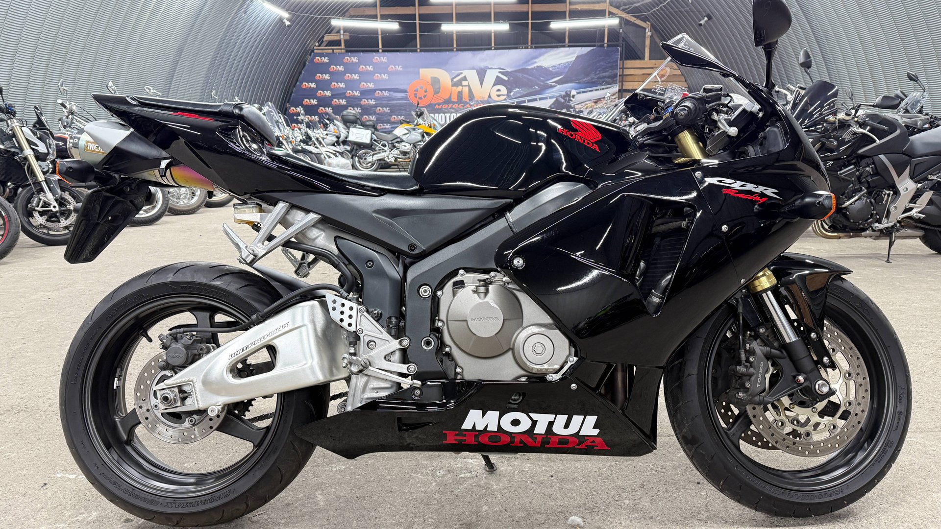 Обзор Honda CBR 600 RR |В НАЛИЧИИ| смотреть онлайн