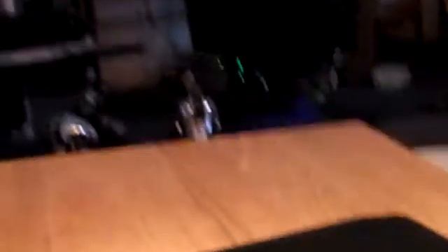 my dell mini 10 fell of my bed omg.MP4 смотреть онлайн