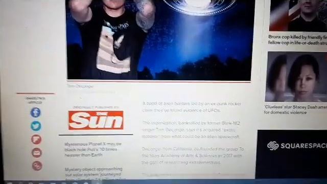 Blink-182’s Tom DeLonge Claim They’ve Found UFO Material смотреть онлайн