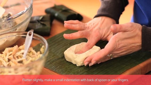 Tomatillo Salsa Tamales in Banana Leaves | Que Rica Vida смотреть онлайн