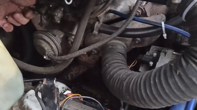 Сверлим отверстия в винте ХХ ЗМЗ 402, ГАЗ 3110 смотреть онлайн