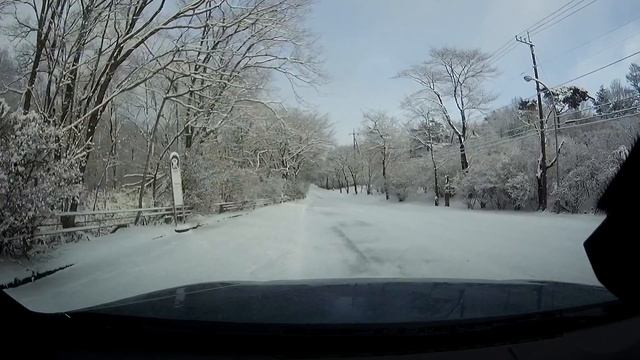 BMW F30Mスポ　日光霧降高原　雪道走行 KMUHOスタッドレス смотреть онлайн