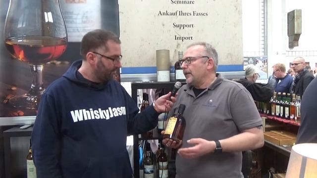 Tom Skowronek from Anam na h-Alba is interviewed about the Strathearn Distillery by WhiskyJason смотреть онлайн